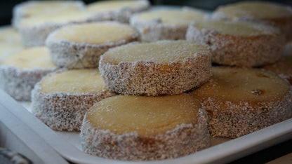 Mendocino de Maicena relleno de Manjar y cubierto con Coco / Pack de 10 unidades